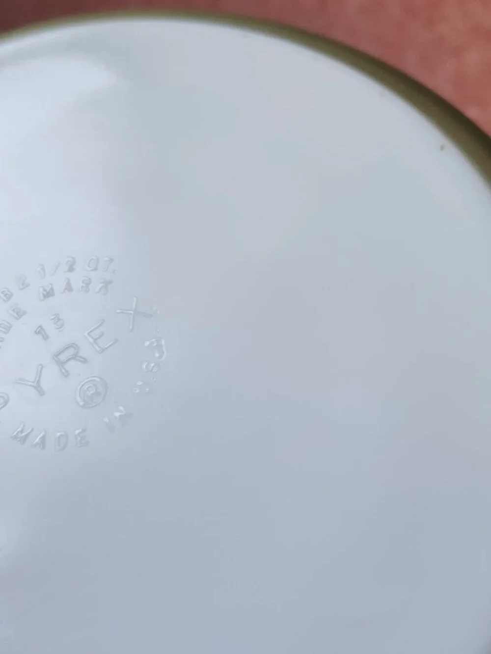 Pyrex zodiac with compass rose lid 475